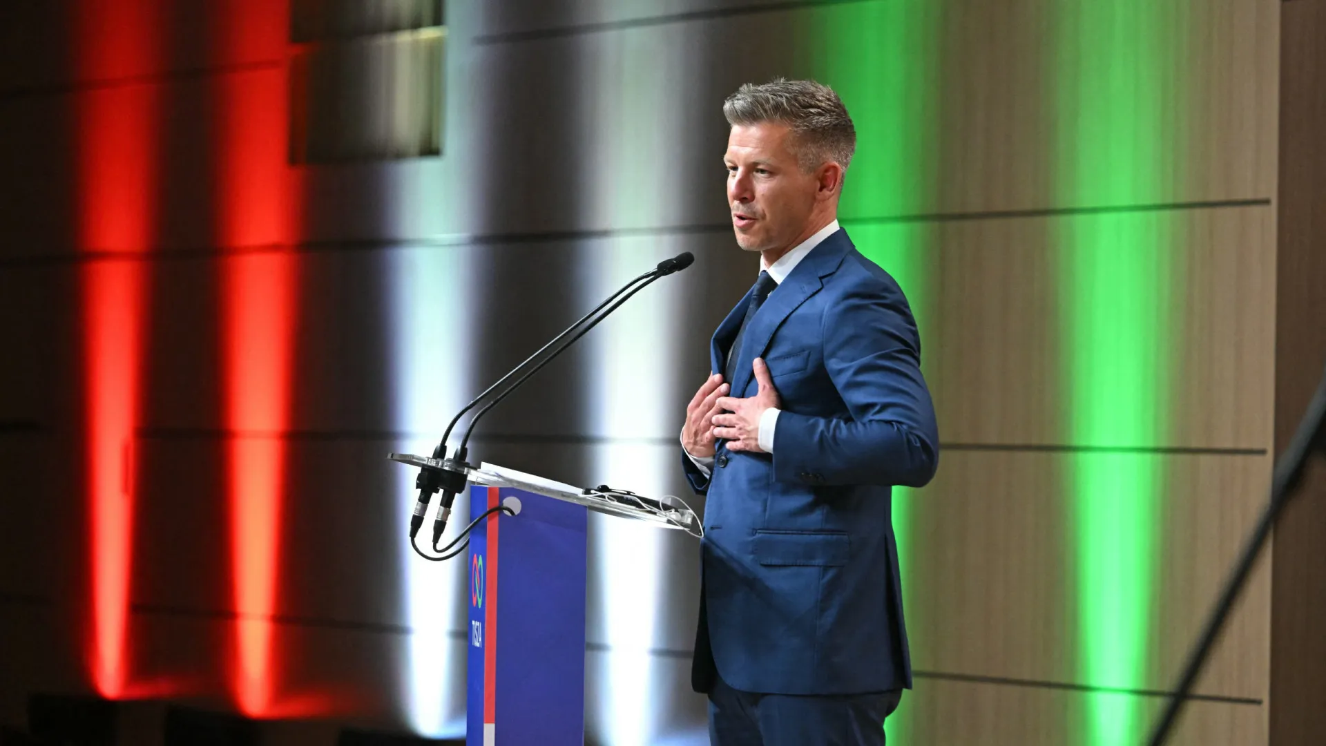 
                    Magyar diz que pediria a Putin para parar matança na Ucrânia
                