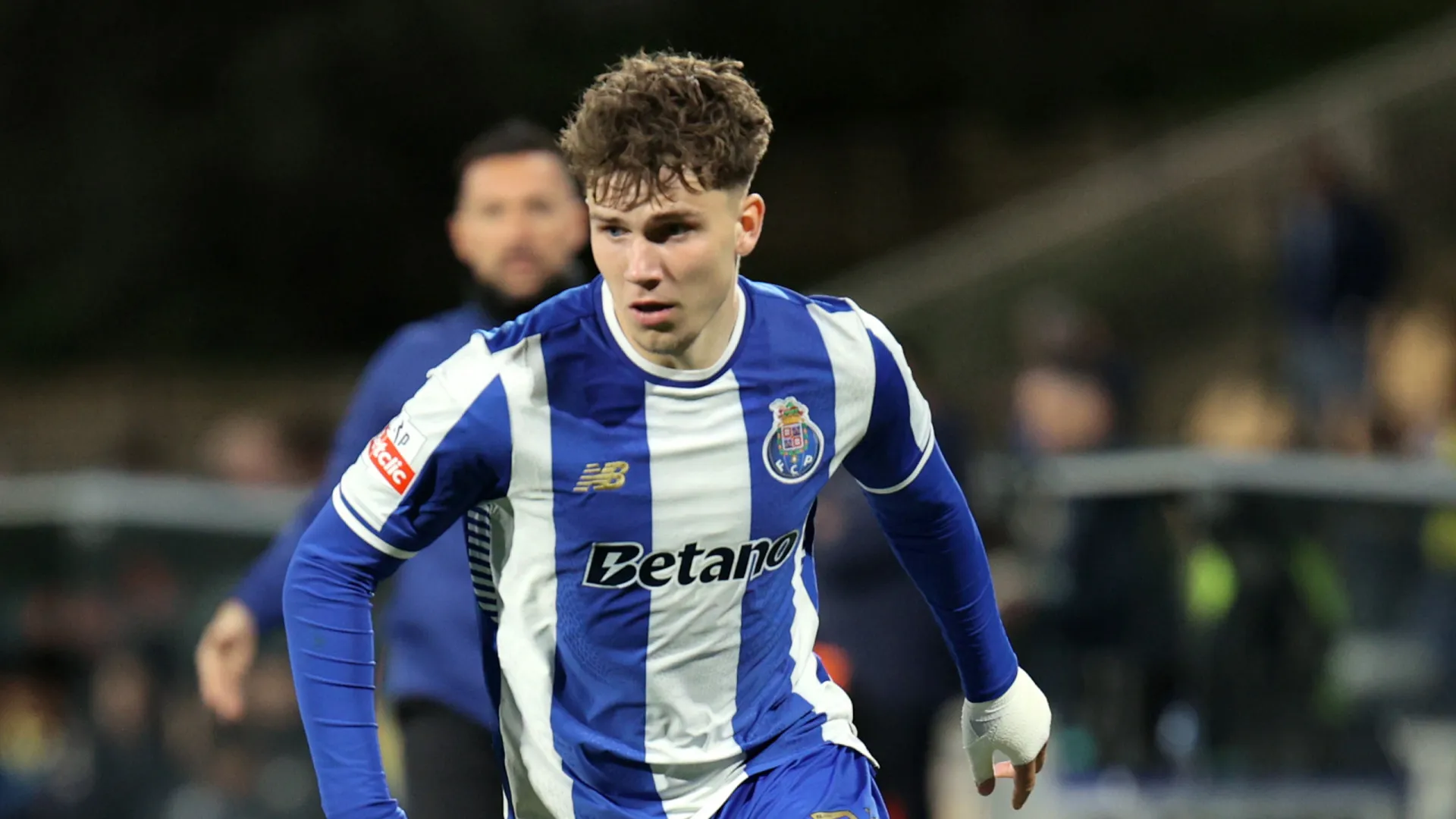 
                    Pietuszewski de cabeça perdida no Estoril. Saiba o que lhe disse Farioli
                