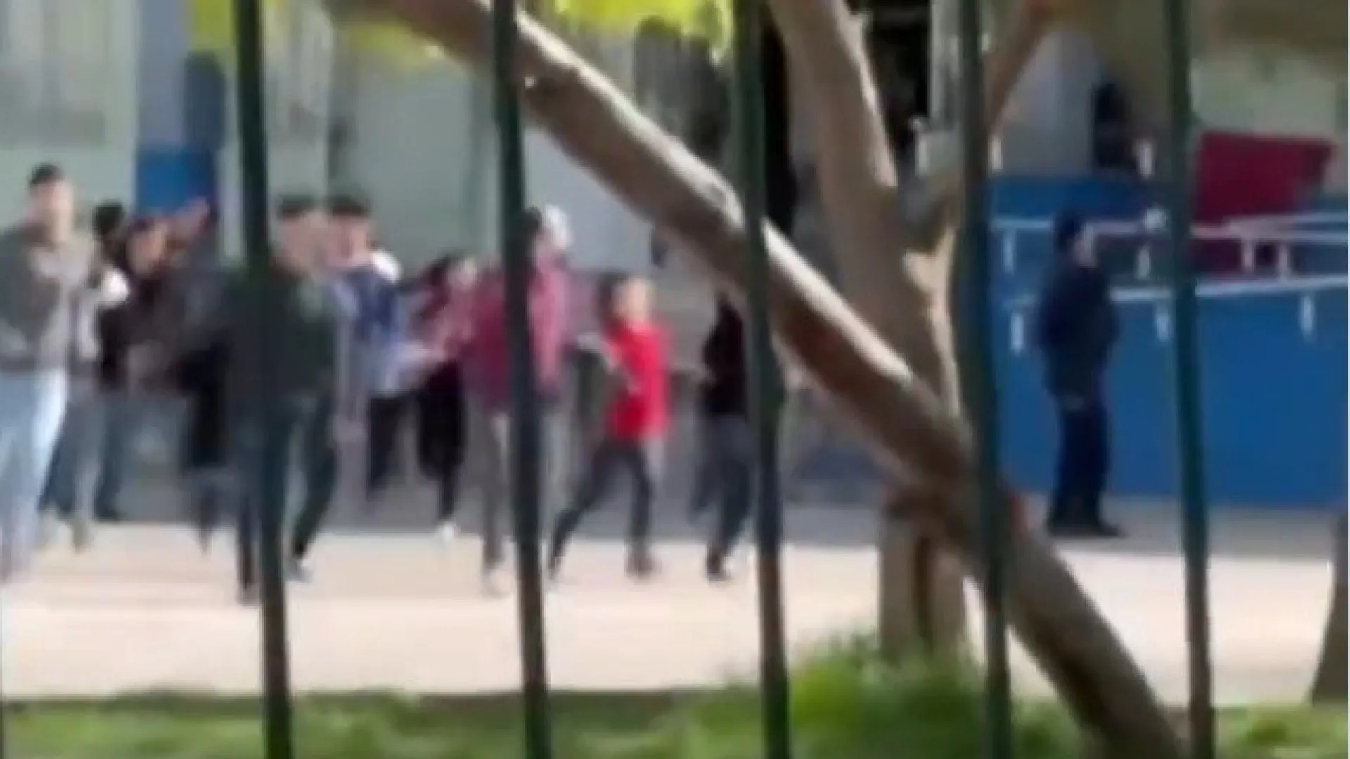 
                    Aluno abre fogo em escola na Turquia. Há pelo menos 18 feridos
                