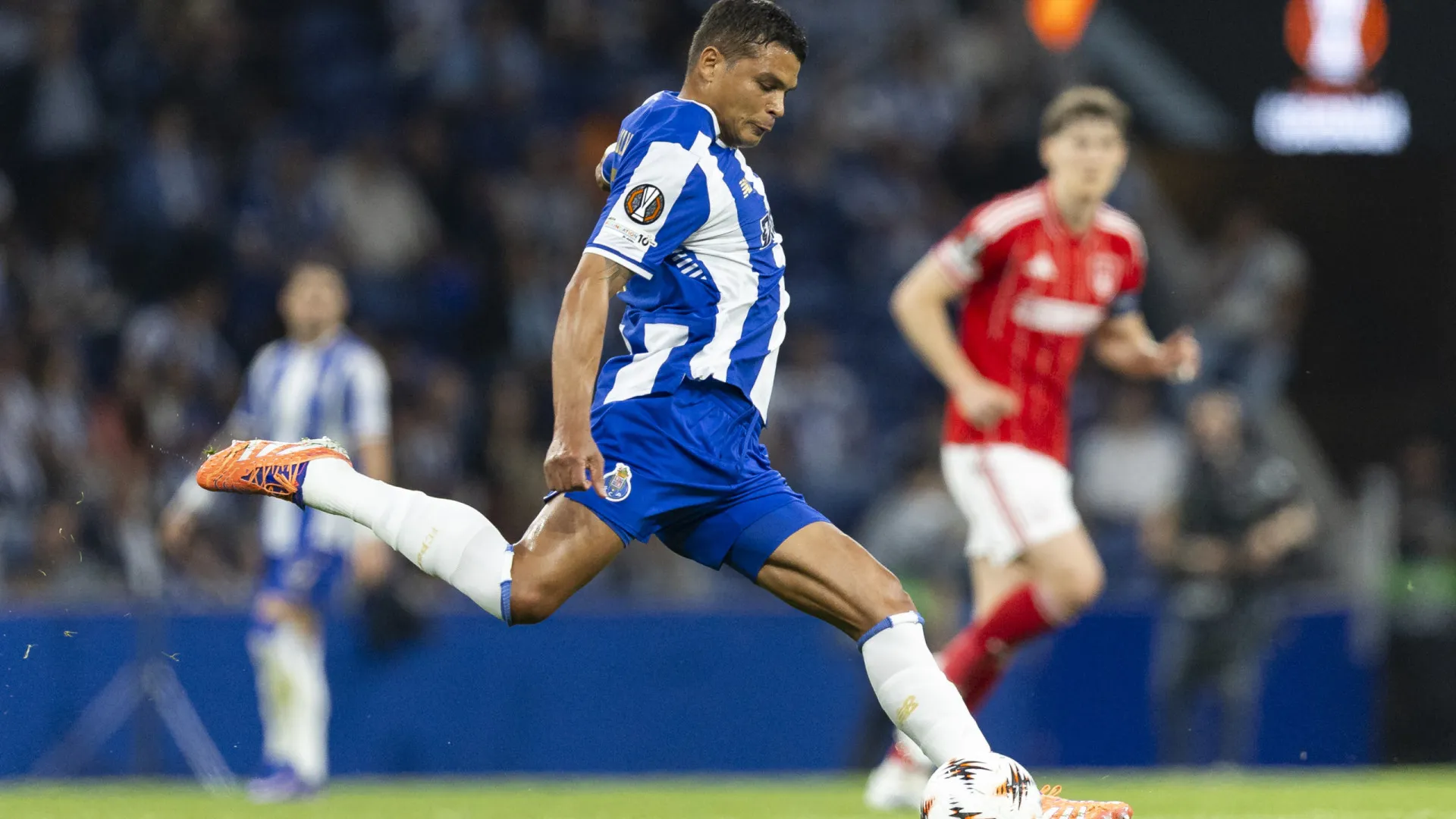 FC Porto e Braga obrigados a 'emendar' fora os empates caseiros