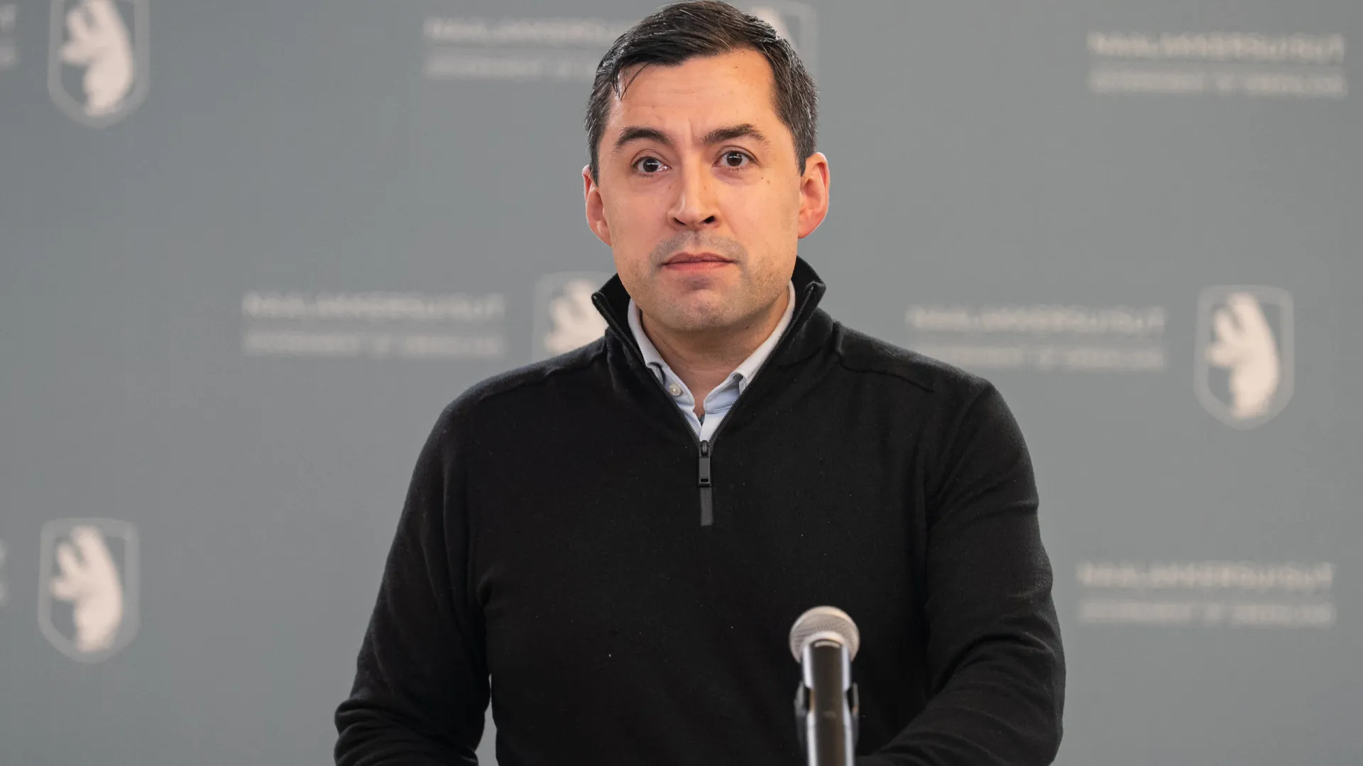 
                    Ex-chefe do governo da Gronelândia assume cargo de MNE
                