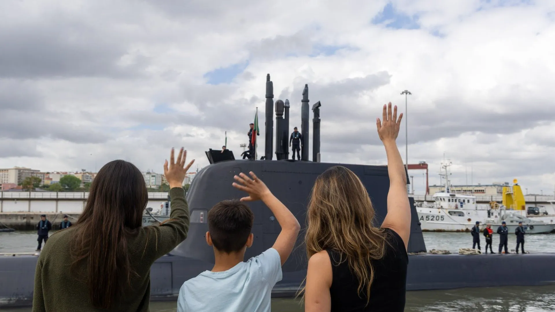 
                    Submarino Tridente larga para missão internacional da NATO. As imagens
                