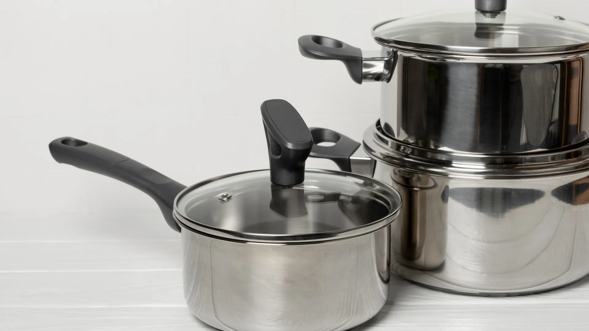 
                    Recupere o brilho dos seus tachos de alumínio com as cascas desta fruta
                