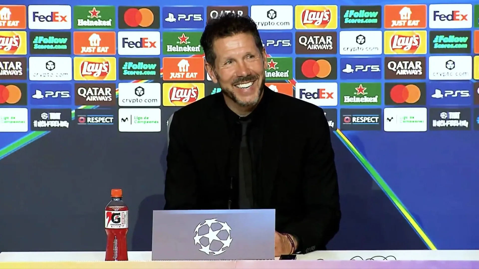 Atlético está nas meias da Champions e o sorriso de Simeone diz tudo