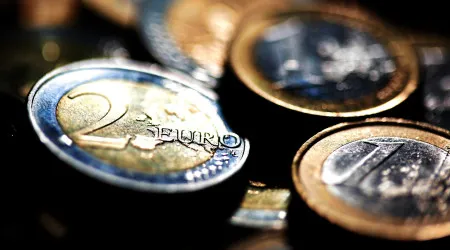 Euro supera os 1,1450 dólares, recorde em mais de três anos
