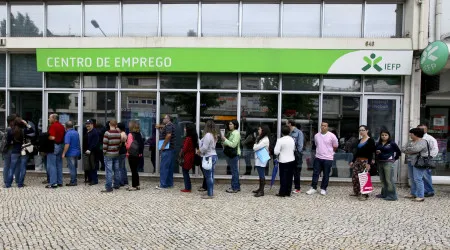 Desemprego estabiliza nos 6,6% em outubro, valor mais alto do último ano