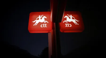 CTT investem 25 milhões de euros em recompra de ações