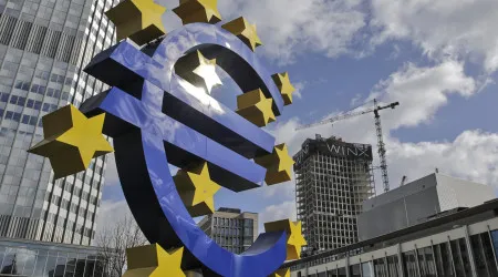 Euro sobe e ultrapassa 1,10 dólares