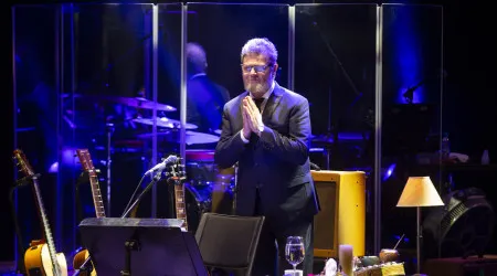 Gustavo Santaolalla celebra no Porto em setembro 25 anos de 'Ronroco'