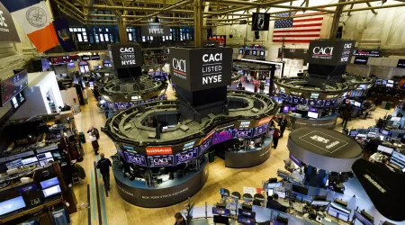 Wall Street mista após aprovação do pacote orçamental de Trump no Congresso