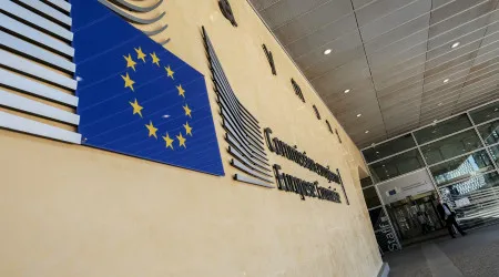 Bruxelas diz que já executou 85% do dinheiro para microprocessadores