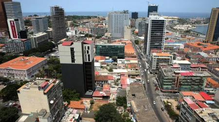 Dois mortos e quatro feridos em incêndio num condomínio em Luanda