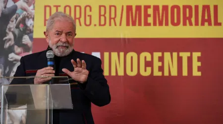 Juiz suspende dois processos contra Lula da Silva na Lava Jato