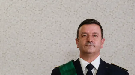 Portugal tem 1.º avião civil-militar LUS-222 e quer contratos no Brasil