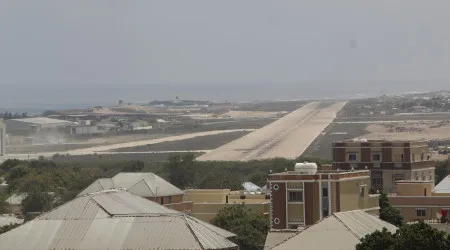 Cinco mortos após queda de um avião perto da capital da Somália