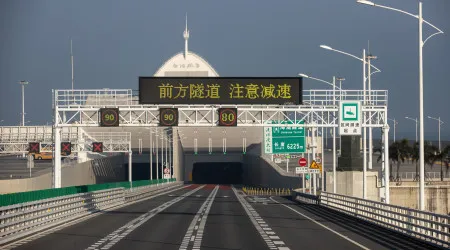 China regista subida de 70% nos estrangeiros na maior ponte marítima do mundo