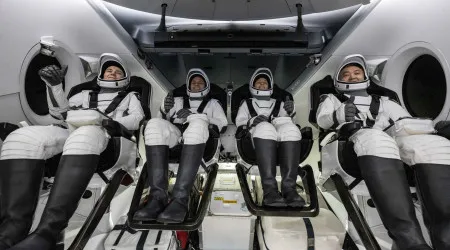 Regressam à Terra quatro astronautas da Estação Espacial Internacional