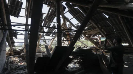 Ucrânia diz que ataques russos a Kyiv causaram dois mortos e 54 feridos