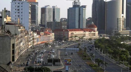 FMI revê em baixa crescimento de Angola para 2,4%