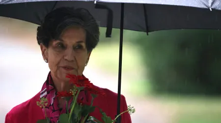 Isabel Allende deixa de ser senadora no Chile por venda da casa do pai