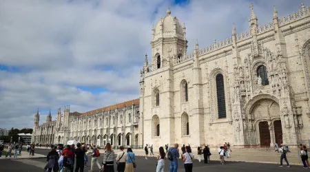 Trabalhadores de museus e monumentos em greve aos feriados a partir de hoje