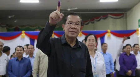 Ex-primeiro-ministro do Camboja Hun Sen eleito novo líder do Senado