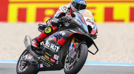 Razgatlioglu faz história com 13.ª vitória seguida em Superbike