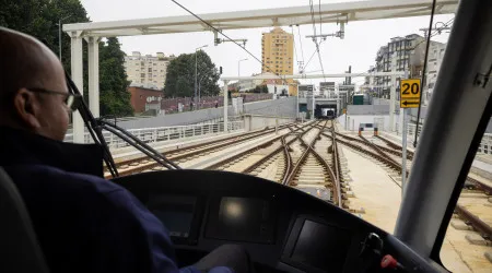 Metro do Porto ficará apenas com máquinas, validadores e mupis do metrobus