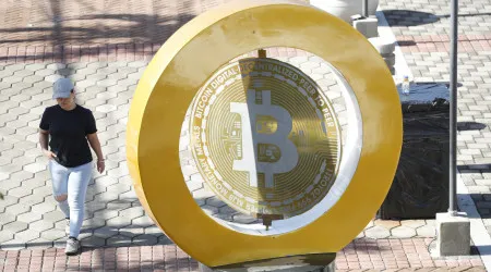 Bitcoin ultrapassa pela primeira vez os 95 mil dólares