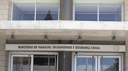 Segurança Social antecipa pensões e subsídio de Natal para sexta-feira