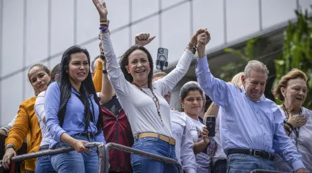 Peru reconhece candidato da oposição venezuelana como presidente eleito