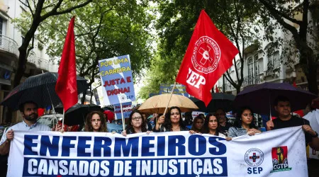 Greve dos enfermeiros com adesão de 60% a 70%