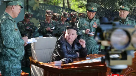 "EUA e Ocidente estão a travar" guerra contra Rússia, diz Kim Jong-un