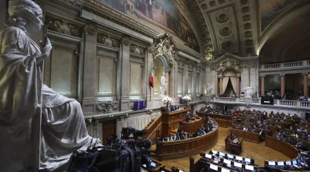 Parlamento debate mais proteção e apoio a vítimas de violência doméstica