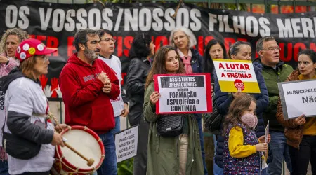 Ministro diz que 6% das escolas encerraram com greve convocada pelo Stop