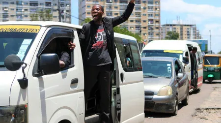 Buzinão e carros parados em Maputo no primeiro dia de novos protestos