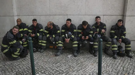 Bombeiros profissionais pedem ao Governo que retome negociações