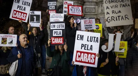 Trabalhadores da dona da Visão em greve até pagarem salários em atraso