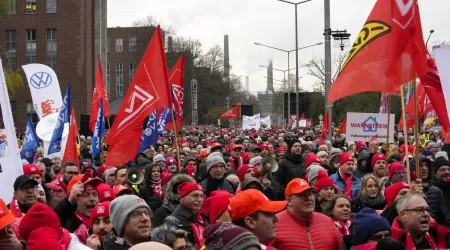 Cerca de 68.000 trabalhadores da Volkswagen pararam na Alemanha