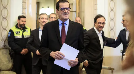 Moreira diz que país "está capturado" por entidades intermédias do Estado