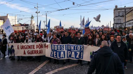 Manifestação nacional 'Todos juntos pela Paz!' junta milhares em Lisboa