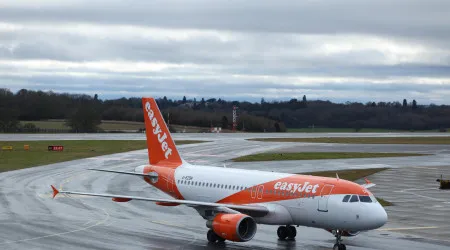 EasyJet teve prejuízos, mas está confiante com "forte procura por voos"