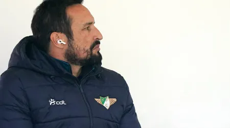 César Peixoto reconhece que precisa de "ponta de sorte" com Benfica
