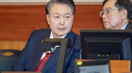 Presidente sul-coreano destituído libertado após ordem de tribunal
