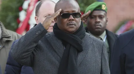 Guiné anuncia que idade mínima de casamento passa a ser de 25 anos