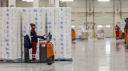 Taxa de desemprego da OCDE mantém-se estável em 4,8% em fevereiro