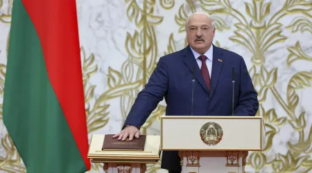Lukashenko empossado como presidente da Bielorrússia pela sétima vez