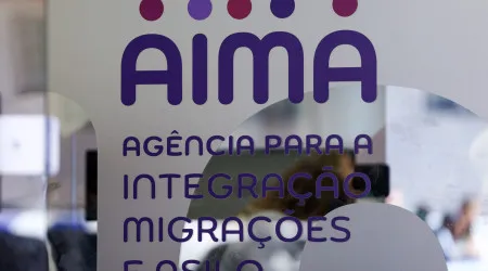 AIMA prolonga autorizações de residência caducadas (e abre dois serviços)