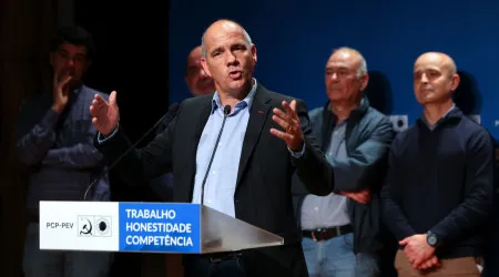 Líder do PCP quer Portugal a "produzir mais" sem se preocupar com guerra
