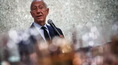Marcelo destaca "papel insubstituível" dos bombeiros: "Missão nobre"